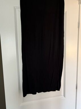 stem Black Maxi Skirt - Sleek Everyday Fold